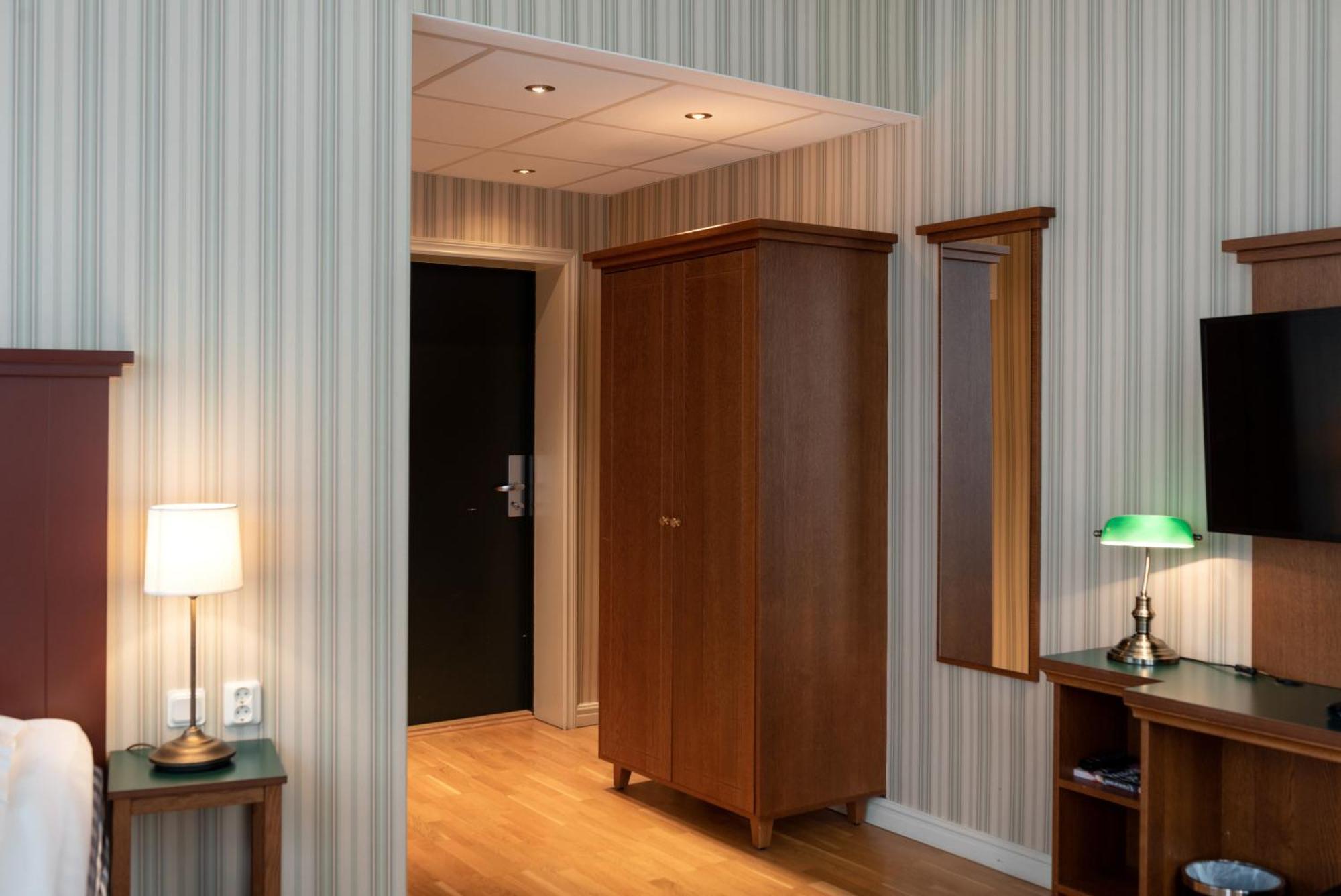 Hotel Bishops Arms Köping Zimmer foto