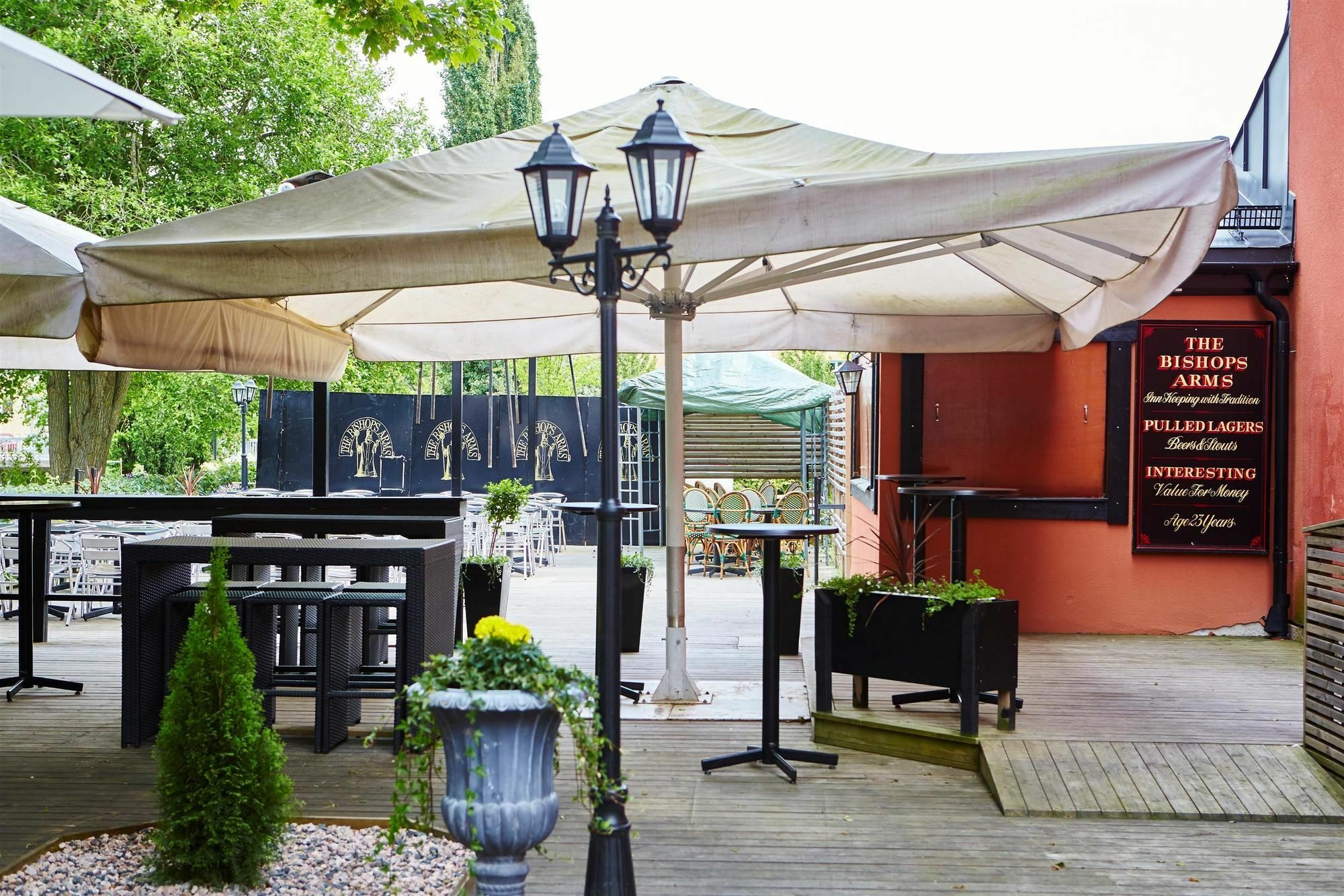 Hotel Bishops Arms Köping Exterior foto